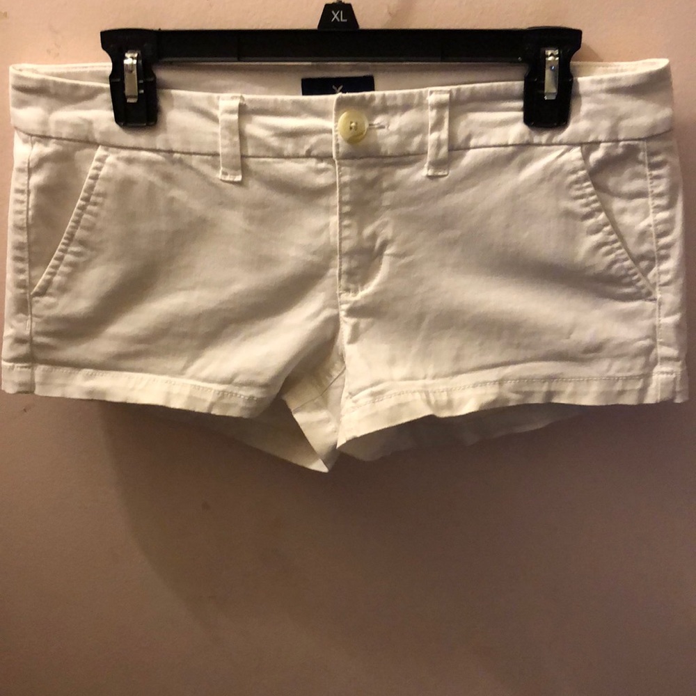 American Eagle white shortie stretch shorts size 8